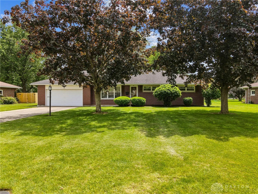 10 MEADOWLAWN DR, ARCANUM, OH 45304, photo 1 of 38