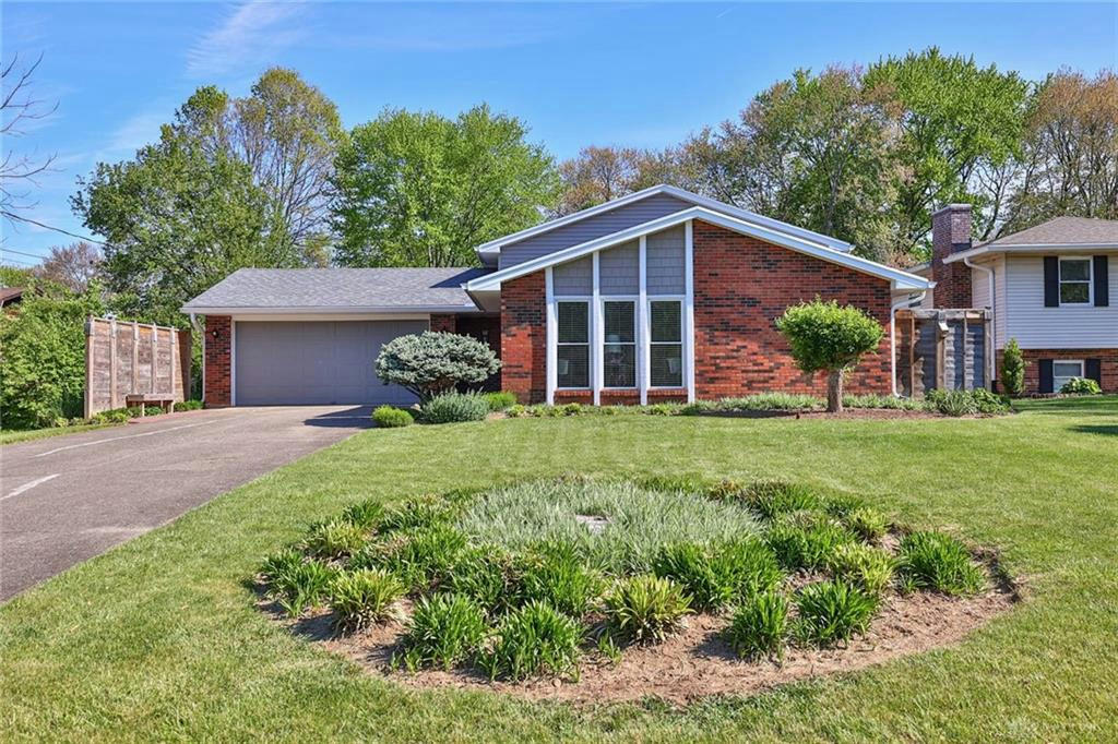 10 CHRISTA CT, FAIRFIELD, OH 45014, photo 1 of 49